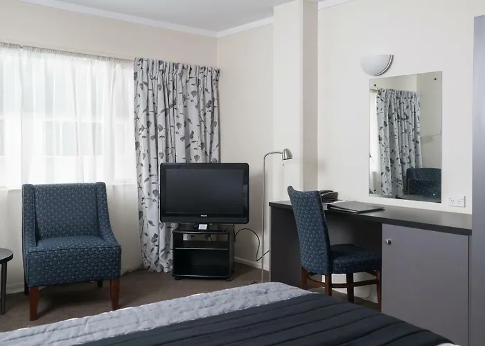 West Plaza Hotel
